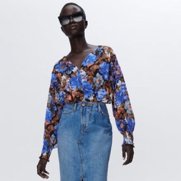 ZARA | Floral Crepe Button Front Top - Picture 1 of 10